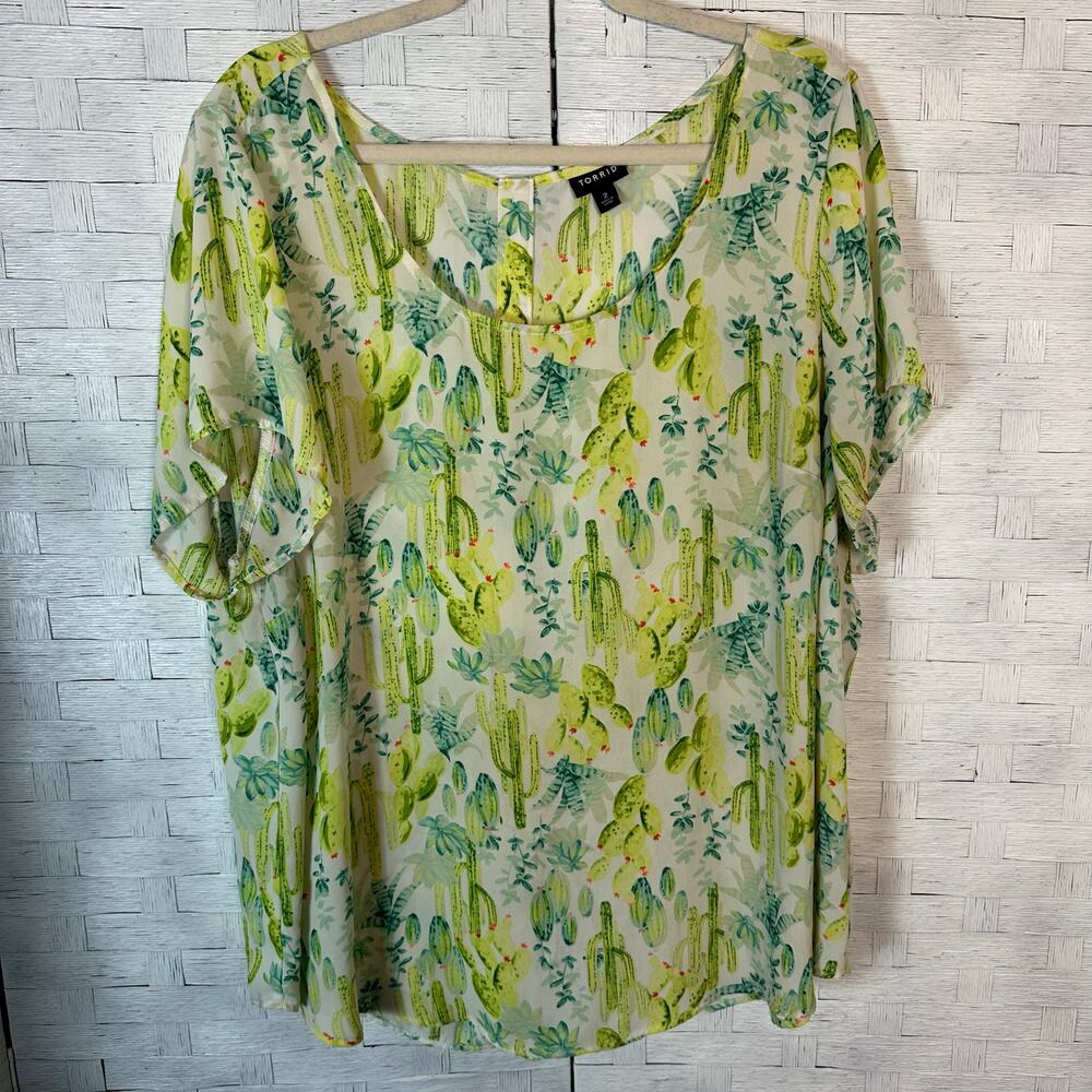Torrid women's blouse,‎ lightweight, cacti feminine Whimsical print plus Size
